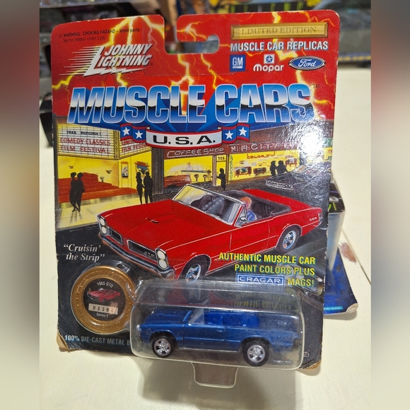 Johnny Lightning Muscle Cars USA 1965 GTO Blue Limited Edition - Picture 1 of 6